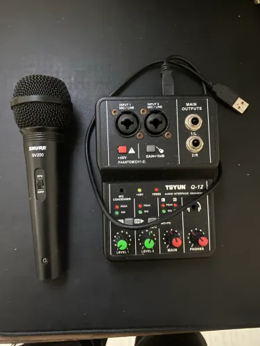 INTERFACE DE AUDIO e MICROFONE SHURE