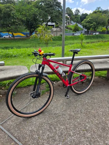 Bicicleta Caloi Explorer Evo Shimano Deore M6100