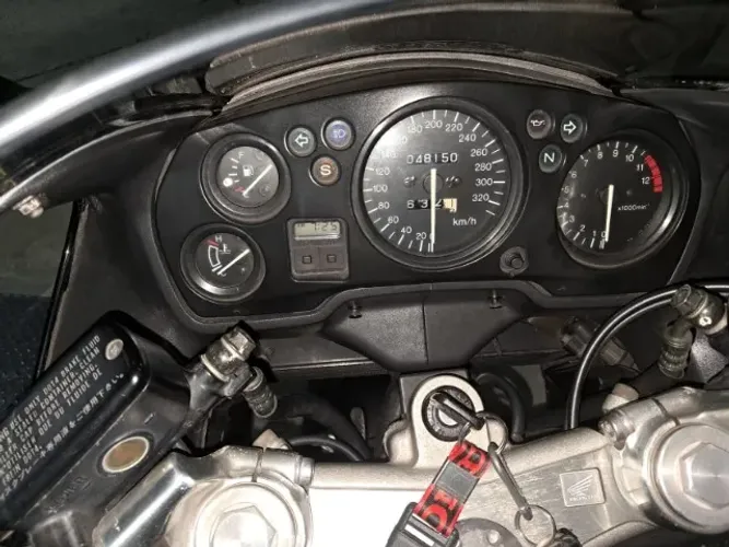 HONDA CBR 1100XX SUBER BLACKBIRD
