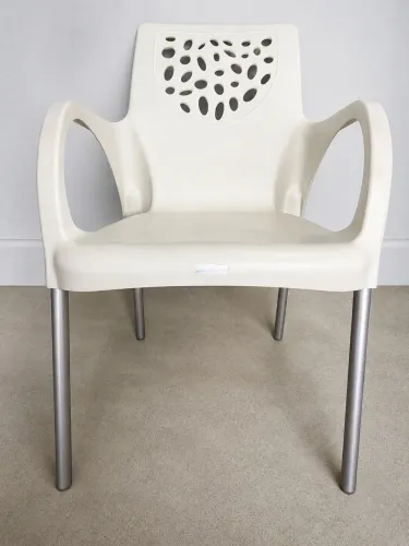 Poltrona Deluxe Branca Forte Plastico
