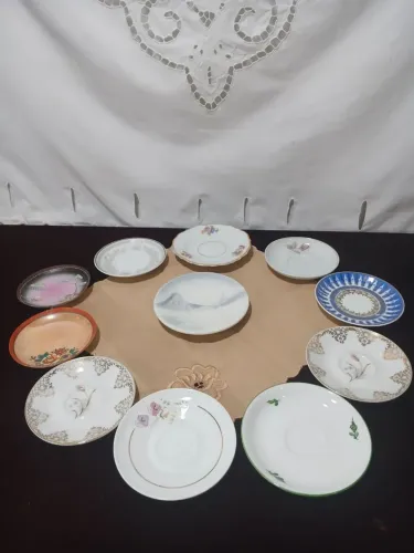 Antigos pires de coleção de porcelana