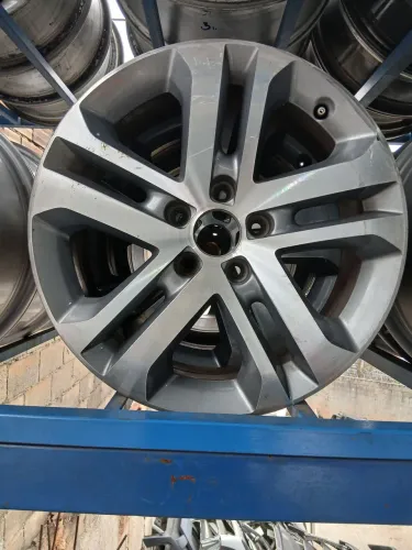Roda Fiat Toro aro 17