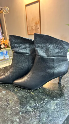 Vendo bota em couro legítimo da Capodarte 