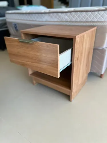 Mesa de Cabeceira 1 gaveta