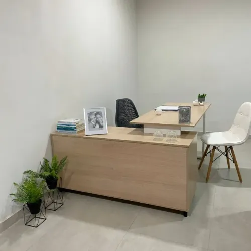 Mesa para escritório Nova na Caixa (Liquidação / Várias Unidades)