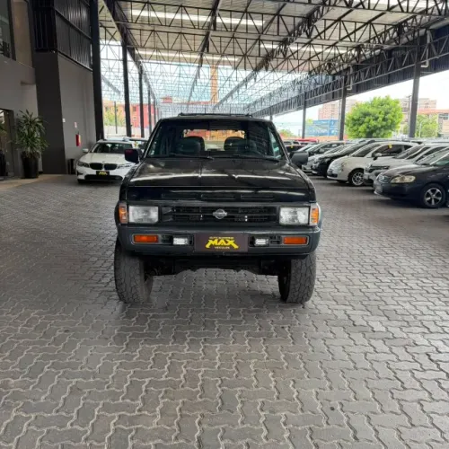 Nissan Pathfinder XE 4X4 1995