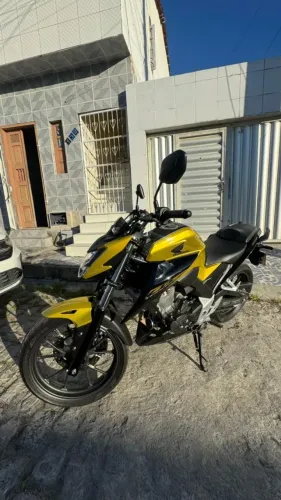 Honda CB 300F Twister Amarela Flex ? Linda e Econômica