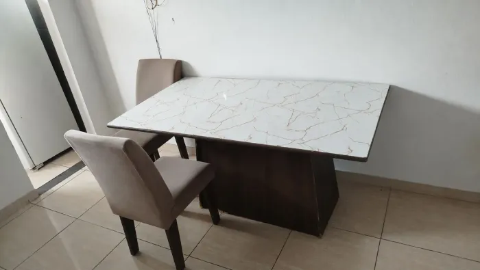 Mesa 5 cadeiras