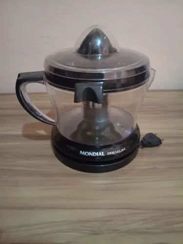 Espremedor de Laranja/Limão Mondial Premium