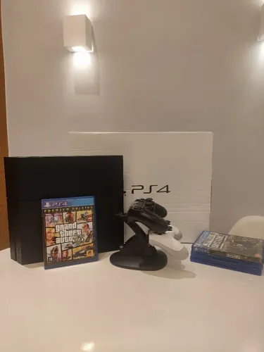 Ps4 com jogos