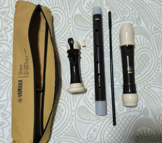 Flauta doce tenor Yamaha YRT-304B II barroca com bag