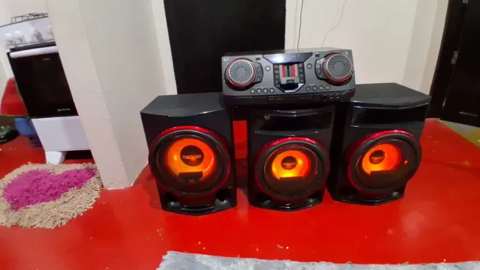 Vende-se mini sistem 2.900 RMS de potência