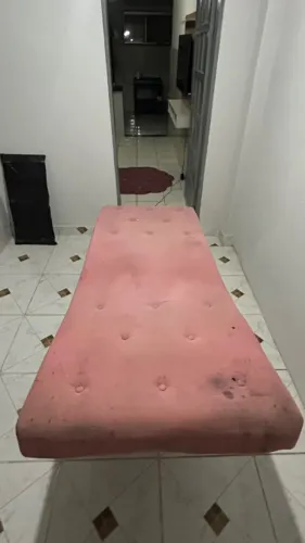 VENDO MACA DE ESTÉTICA E MOCHO COM ENCOSTO