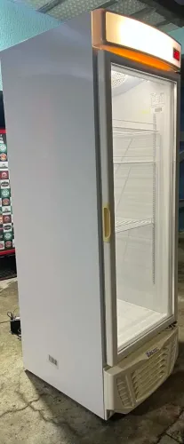 Vendo uma Cervejeira semi nova com pouco tempo de uso em ótimo estado