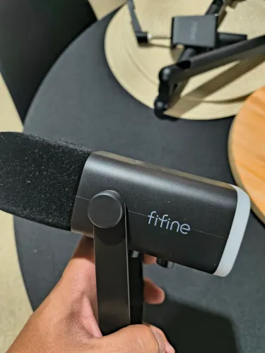 COMBO MICROFONE FIFINE E BRACO ARTICULADO FIFINE - PRETO