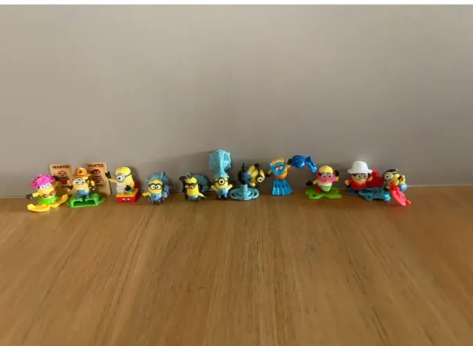 11 miniaturas dos Minions (da franquia Meu Malvado Favorito) Kinder Ovo