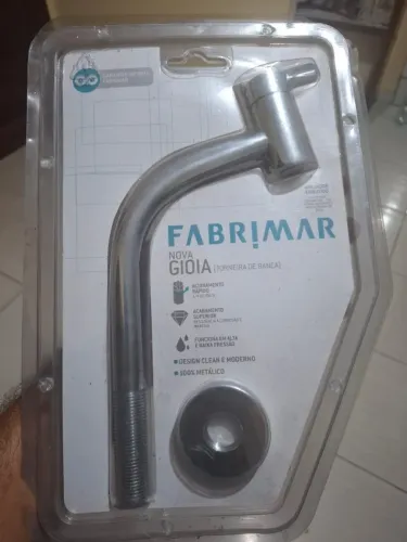 Torneira de banca 100% metal, nova na caixa. Chama no WhatsApp 84 9 *.