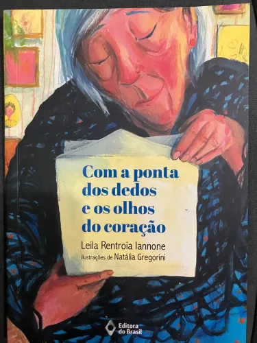 Livro Com aponta dos dedos e os olhos do coração
