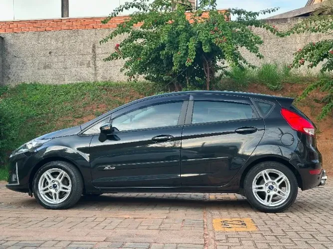 Ford Fiesta SEL 1.6 16V Flex Mec. 5P 2018