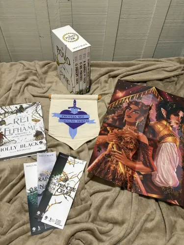 Box O Príncipe Cruel + Extra Como o Rei de Elfhame Aprendeu a Odiar Histórias