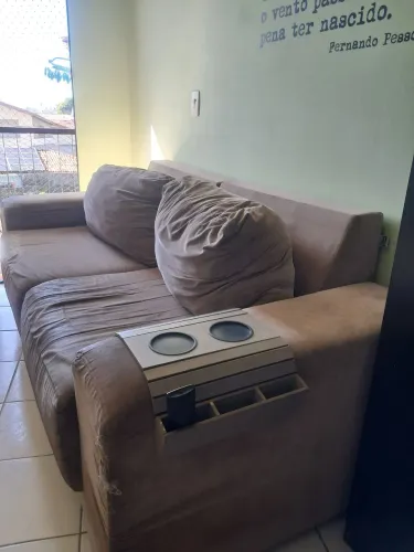 Sofa 3 lugares Decorart ideal para reforma