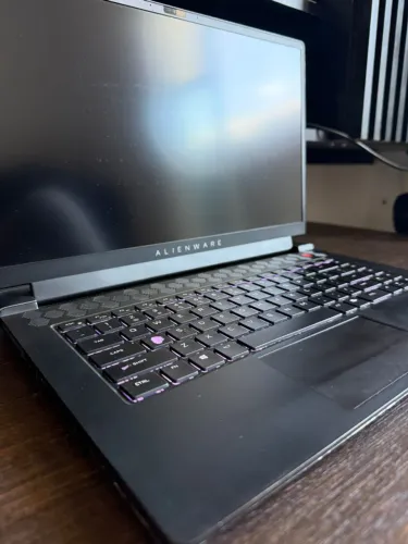 Alienware M15 R6 | i7 + RTX 3070 | 16GB | 1TB SSD