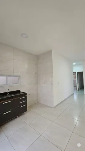 Casa de Condomínio Fechado à Venda na Zona Leste - 03 Quartos e Quintal Amplo - OPORTUNIDA