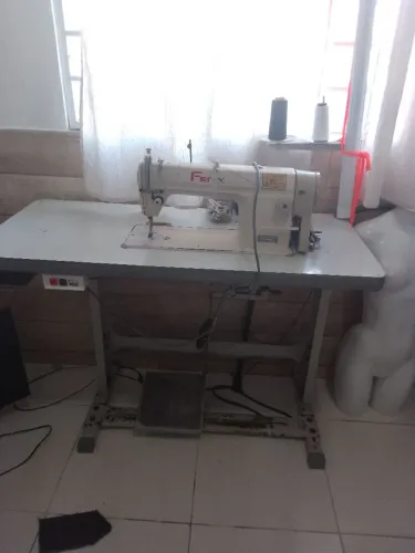 Máquina de costura