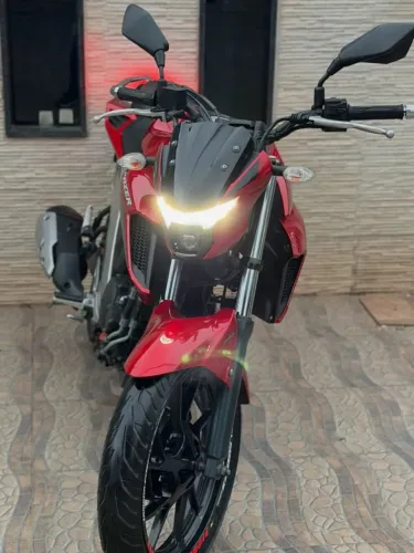 Fazer 250 (Entrada R$4,000)