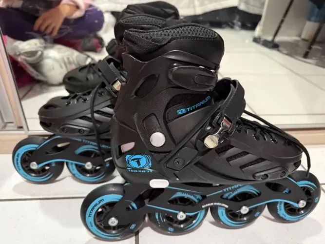 Patins Inline preto traxart tamanho ajustável