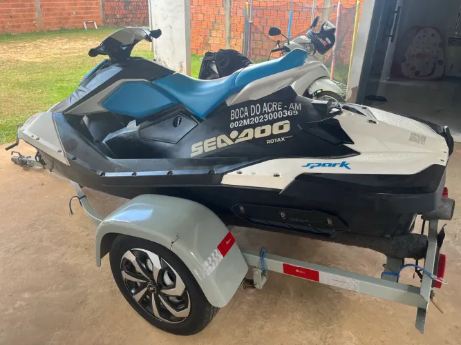 Jet ski