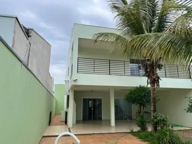Imóvel para venda tem 215 metros quadrados com 4 quartos em Progresso - Laguna - SC