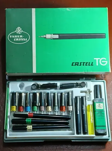 Clássico estojo de canetas técnicas nanquim vintage Faber Castell TG raridade sem uso.