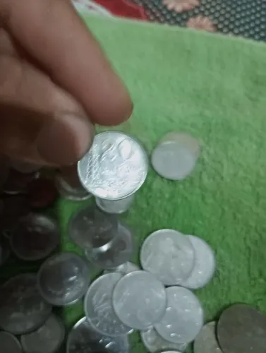 Moedas cruzeiro antigo e nota de cruzeiro para colecionadores de antiguidades