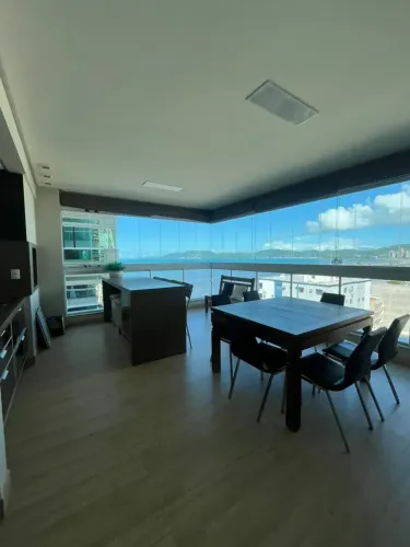 Apartamento para alugar de alto padrão com 04 suítes, vista para o mar em Meia Praia, Itap