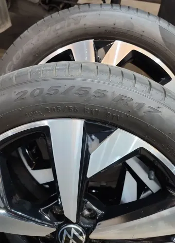 Par Pneu Pirelli Scorpion 205/55/17 - 80%