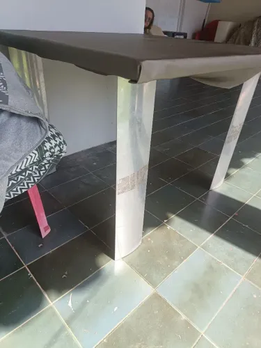 Conjunto de mesa com 4 cadeiras (madeira e alumínio)