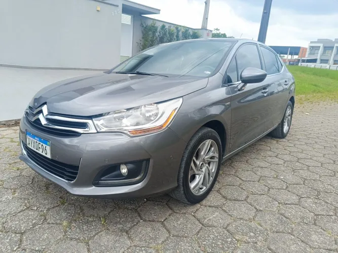 Citroen C4 Lounge Exclusive 1.6 Turbo 4P Aut. 2015