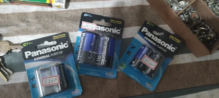 Pilhas Panasonic pra rádio lote 4 médias C e 2 grandes D 