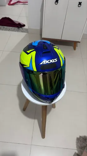 Capacete axxis com viseira camaleão e transparente