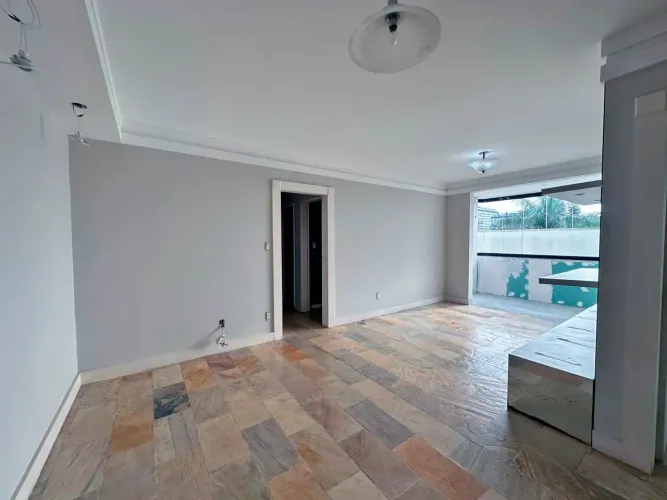 Apartamento para aluguel de 3 quartos com garagem no Balneário em Florianópolis