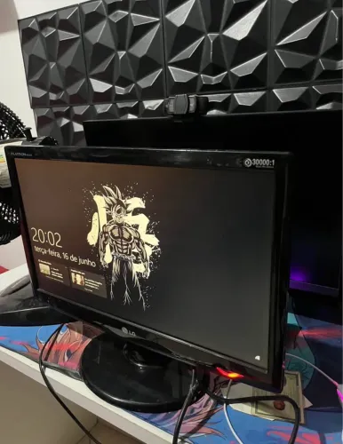 MONITOR 20 polegadas