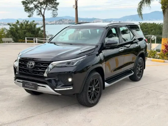 Toyota Hilux SW4 SRX 4X4 2.8 TDI 16V Dies. Aut. 2021