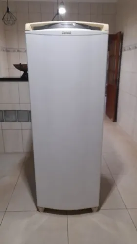 Geladeira Seminova Ótimo preço, parcelo no cartão