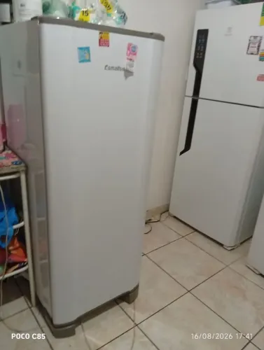 Vendo essa geladeira muito nova ZAP *85