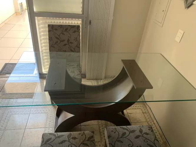 Mesa tampo de vidro com 3 cadeiras