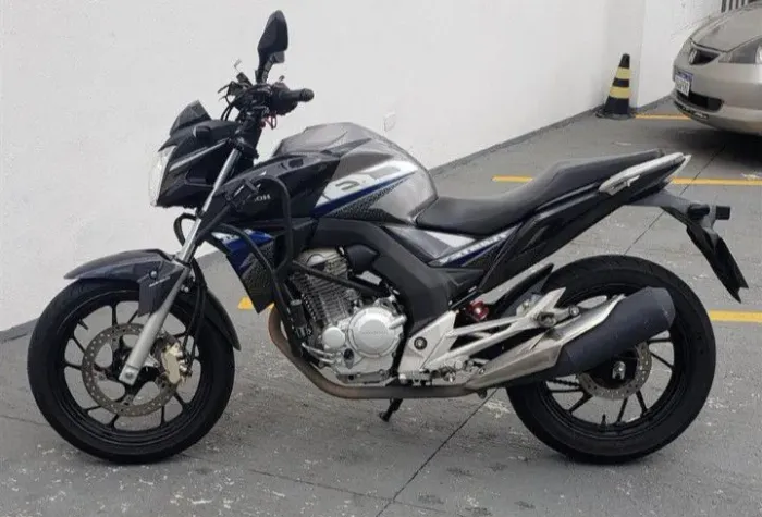 Vendo moto CB Twister 2020