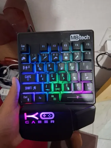 Teclado com RGB de uma mão 