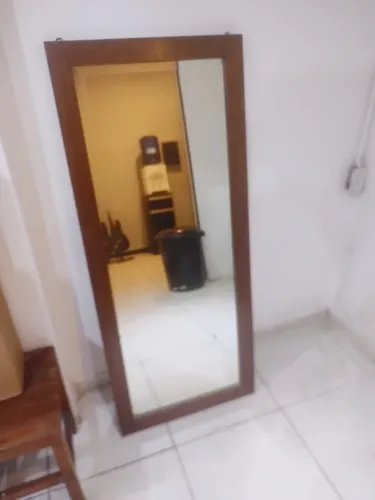 Espelho com moldura