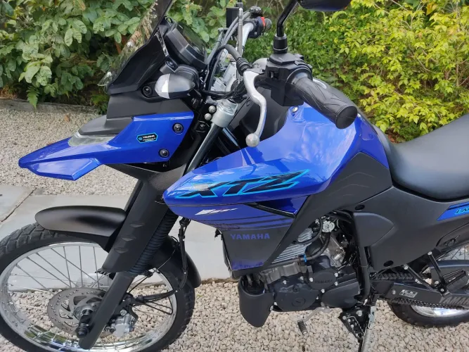 XTZ 250 Lander Connected